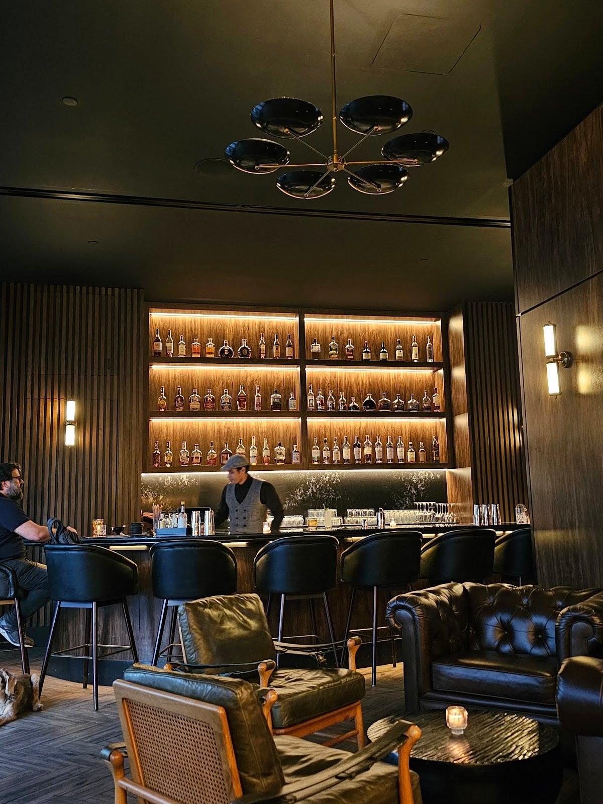 El Vecino Cigar Lounge & Bar
