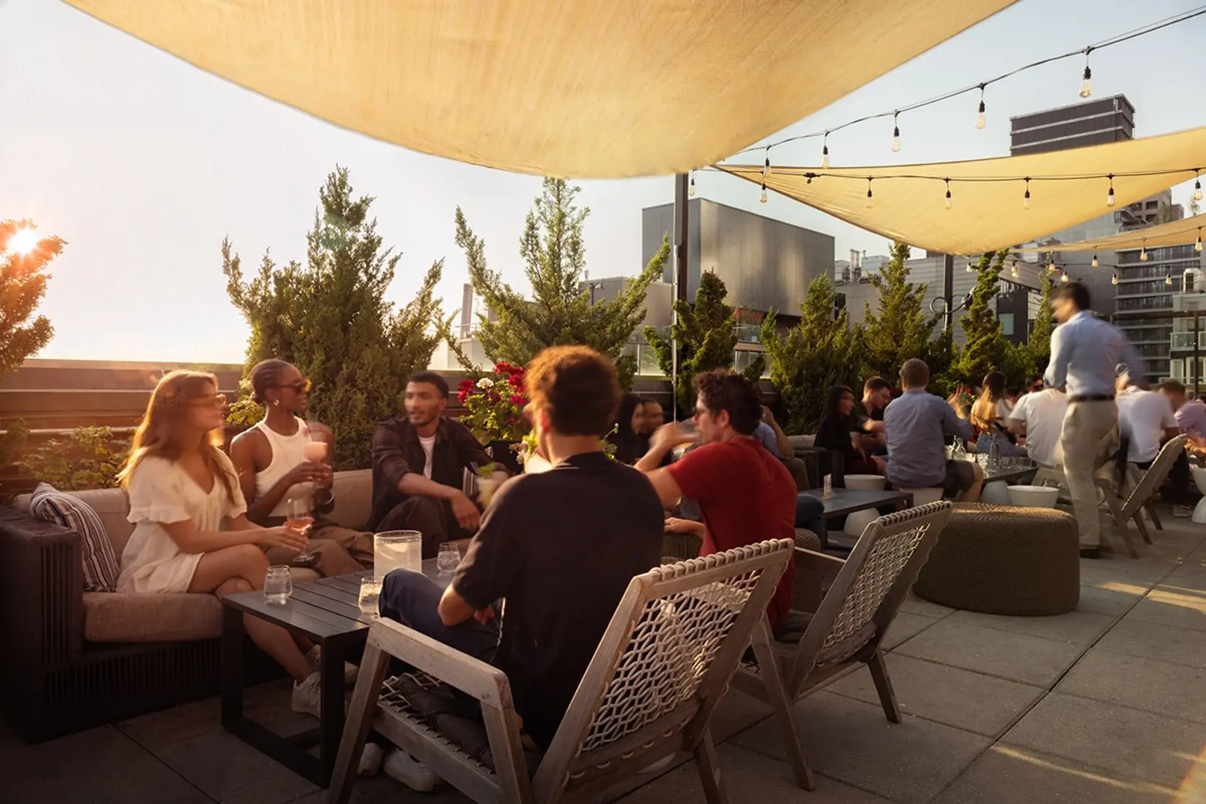 ART SoHo - Soho Rooftop Bars, NYC (Arlo Soho)