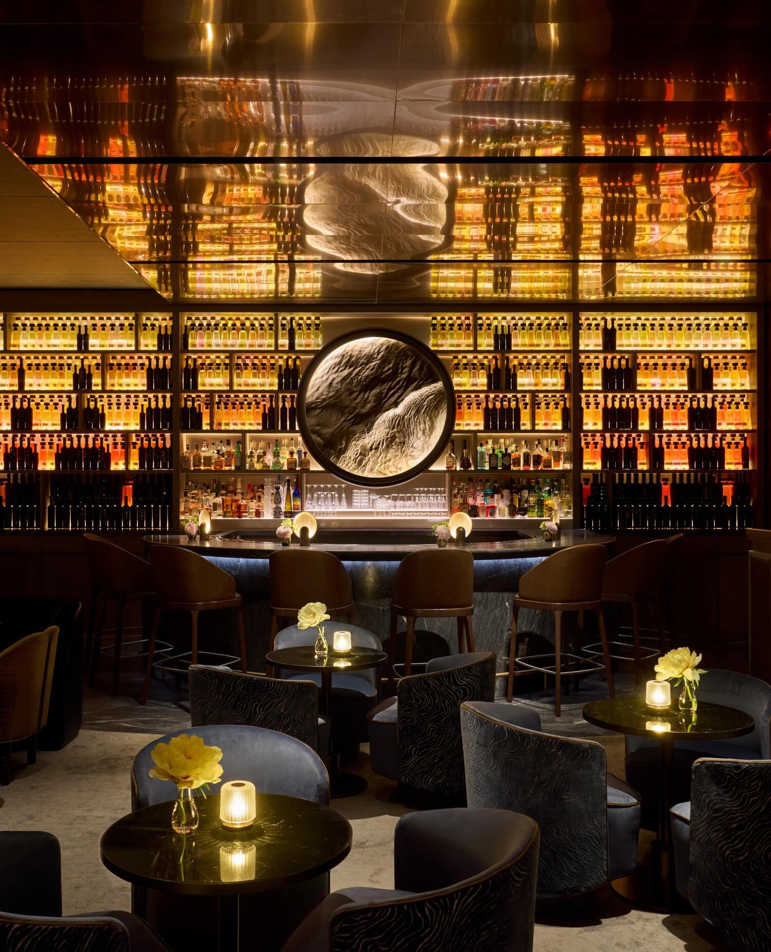 Level 5 Lounge at Peak