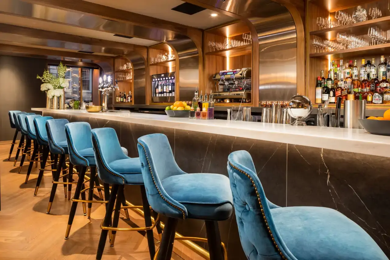 MAD Bar & Lounge