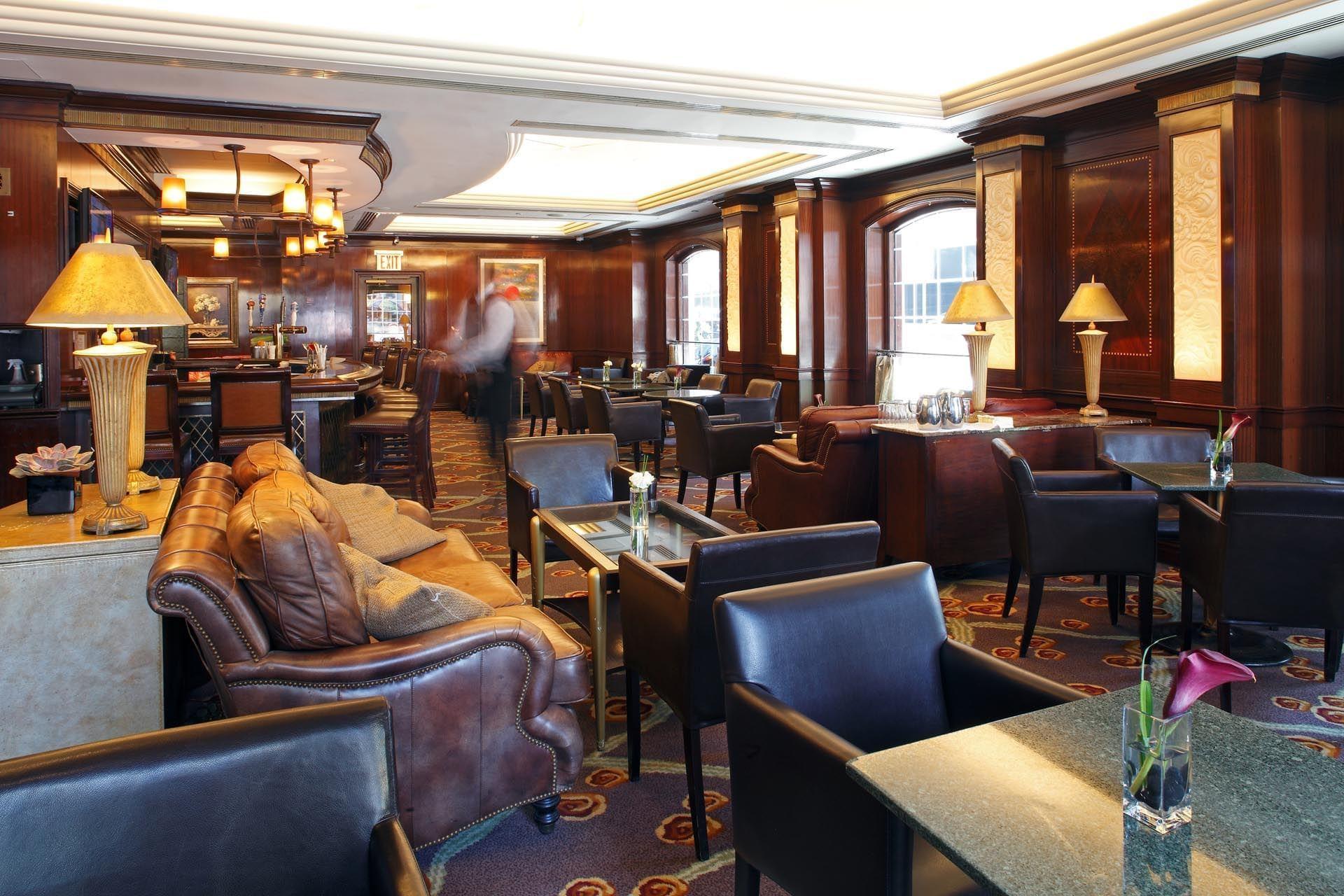 Randolph's Bar and Lounge